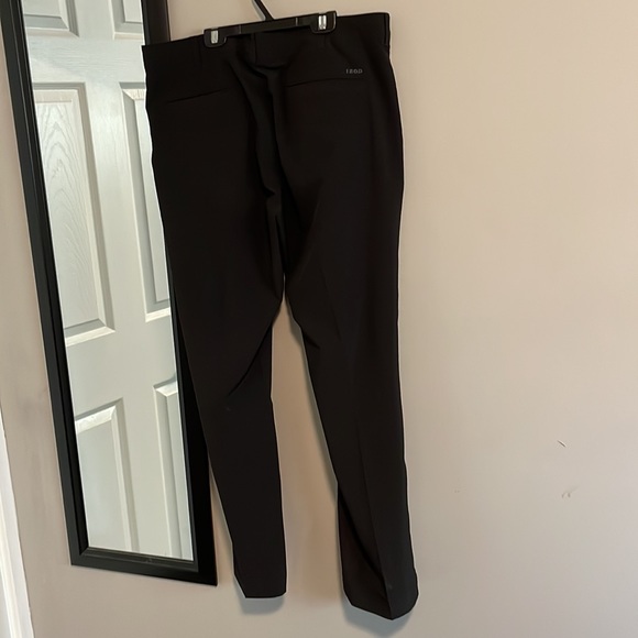 IZod Men’s Golf Black Pants - Picture 4 of 5